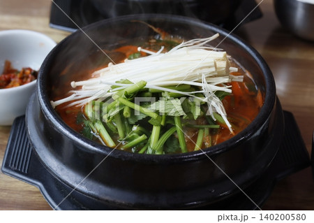 Steaming Korean Hot Pot with Fresh Ingredients Steaming Korean Hot Pot with Fresh Ingredients 140200580