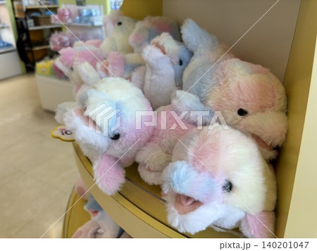 お土産売り場のぬいぐるみ お土産売り場のぬいぐるみ 140201047