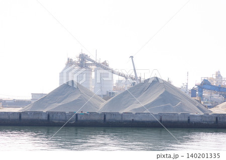 高砂港の建設資材ヤード 高砂港の建設資材ヤード 140201335