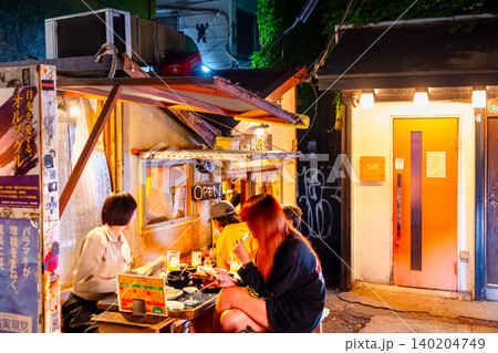 東京飲み屋街・のんべえたちの聖地 三軒茶屋 三角地帯 東京飲み屋街・のんべえたちの聖地 三軒茶屋 三角地帯 140204749