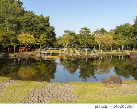 奈良公園の三社託宣池 奈良公園の三社託宣池 140205266