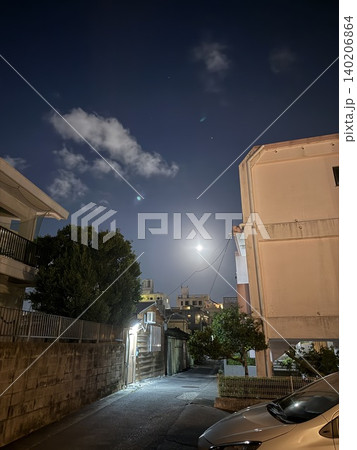 満月、夜景、裏道 満月、夜景、裏道 140206864