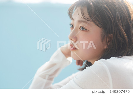 若い女性のポートレート 140207470