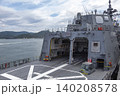 護衛艦の飛行甲板 140208578