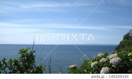 海と紫陽花と青空 140209193
