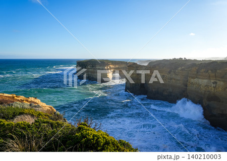 Island Arch Lookout, Twelve Apostles, Great Ocean Road, Victoria, Australia Island Arch Lookout, Twelve Apostles, Great Ocean Road, Victoria, Australia 140210003