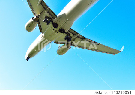 航空機　飛行　大空 140210051