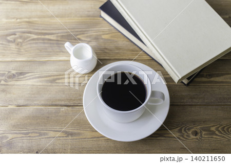 本を読みながら楽しむコーヒータイム 本を読みながら楽しむコーヒータイム 140211650