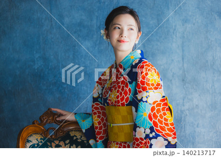 浴衣を着た女性　　  140213717