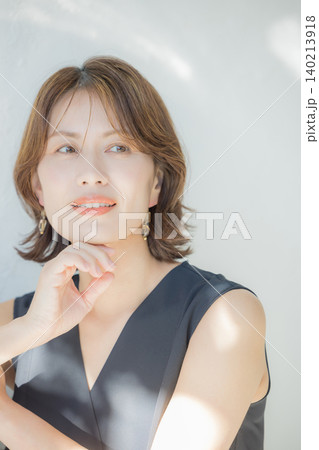 40代女性 40代女性 140213918