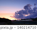 ブルーモーメントの中の列車 140214710