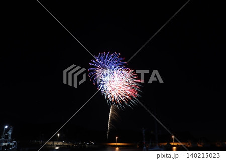 真夏の打ち上げ花火 真夏の打ち上げ花火 140215023