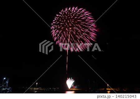 真夏の打ち上げ花火 真夏の打ち上げ花火 140215043