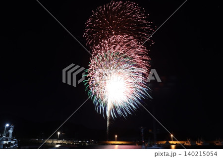 真夏の打ち上げ花火 真夏の打ち上げ花火 140215054