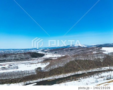 雪解けの北海道 140219109