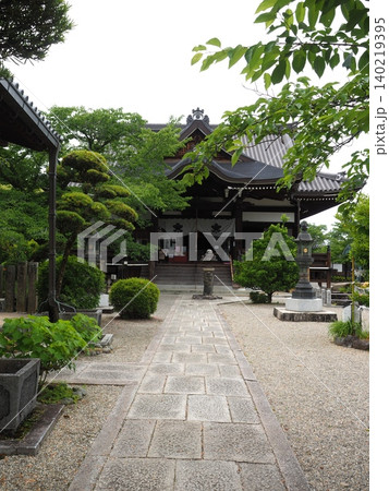 万葉の風が薫る静謐な空間。明日香村サイクリングで出会う伝統的な木造建築と庭園の佇まい 万葉の風が薫る静謐な空間。明日香村サイクリングで出会う伝統的な木造建築と庭園の佇まい 140219395