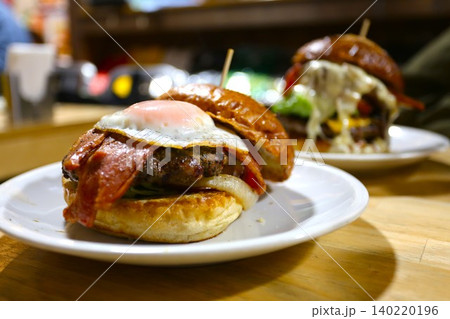 グラフィックバーガー 140220196