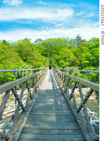 栃木県那須塩原市 塩原温泉に流れる箒川に架かる七ツ岩吊橋 栃木県那須塩原市 塩原温泉に流れる箒川に架かる七ツ岩吊橋 140220829