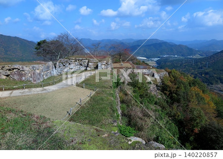 兵庫県朝来市の山城跡「竹田城址」、山上の情景 兵庫県朝来市の山城跡「竹田城址」、山上の情景 140220857