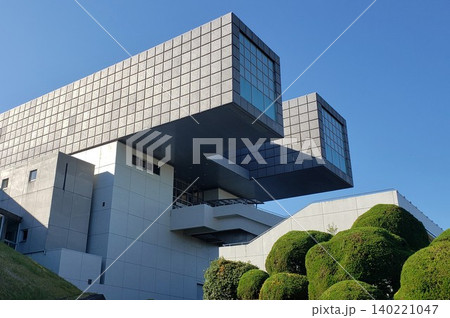 北九州市立美術館 独特な建物 北九州市立美術館 独特な建物 140221047