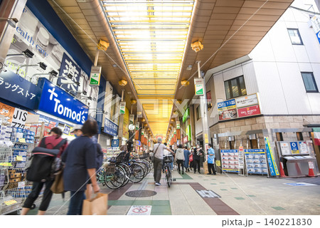 東京都大田区の都市風景 蒲田駅のアーケード商店街 東京都大田区の都市風景 蒲田駅のアーケード商店街 140221830
