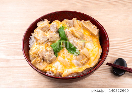 塩こうじ鶏の親子丼 塩こうじ鶏の親子丼 140222660