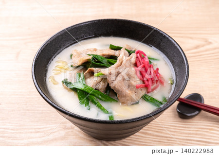 スタミナ豚骨ラーメン スタミナ豚骨ラーメン 140222988