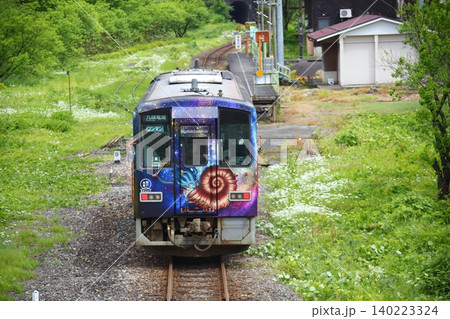 まもなく到着する無人駅 まもなく到着する無人駅 140223324