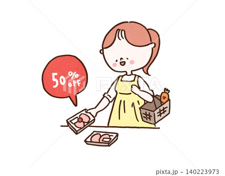 スーパーで50%OFFの半額シールが貼られた鶏肉を買う女性（節約・家計） 140223973
