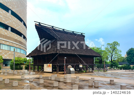 【大阪】夏の中央区 雨上がりの法円坂遺跡 【大阪】夏の中央区 雨上がりの法円坂遺跡 140224616
