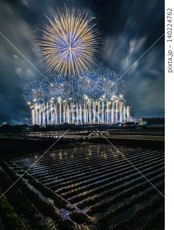 京都芸術花火2026 田んぼリフレクション 涼しいターマイン 京都芸術花火2026 田んぼリフレクション 涼しいターマイン 140224762