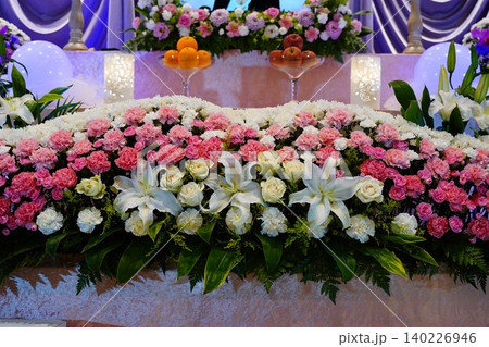 お洒落な花祭壇 お洒落な花祭壇 140226946