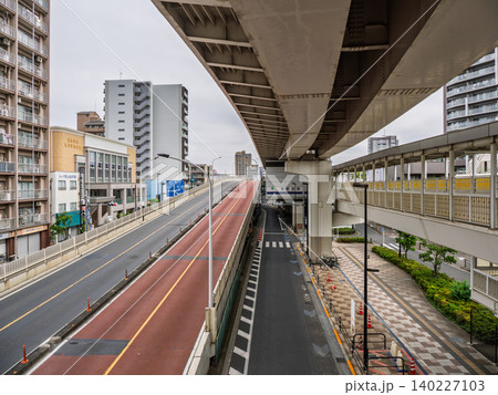 日暮里・舎人ライナー「熊野前駅」の歩行者動線と都市交通インフラ 日暮里・舎人ライナー「熊野前駅」の歩行者動線と都市交通インフラ 140227103