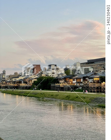 京都 三条鴨川沿いの風景 140230401