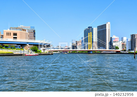 新大橋(隅田川)周辺を下流より望む(東京都中央区、江東区)【2026.5】 新大橋(隅田川)周辺を下流より望む(東京都中央区、江東区)【2026.5】 140232956