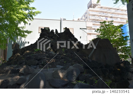 江東区に残る砂町富士塚 140233541