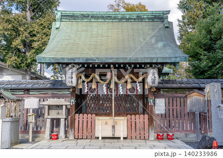 京都東山五条通り　若宮八幡宮社（別名：陶器神社　陶祖神合祀）拝殿　鎌倉将軍家が社参した由緒ある神社 140233986