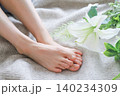 女性の素足　フットケアのイメージ 140234309