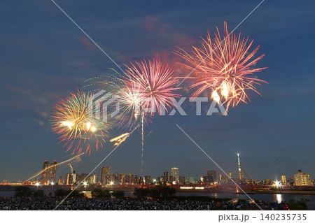 足立の花火:2026年(荒川土手:東京都足立区) 足立の花火:2026年(荒川土手:東京都足立区) 140235735