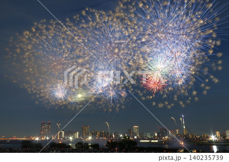 足立の花火:2026年(荒川土手:東京都足立区) 足立の花火:2026年(荒川土手:東京都足立区) 140235739
