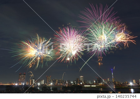 足立の花火:2026年(荒川土手:東京都足立区) 足立の花火:2026年(荒川土手:東京都足立区) 140235744
