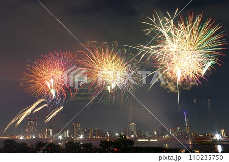 足立の花火:2026年(荒川土手:東京都足立区) 足立の花火:2026年(荒川土手:東京都足立区) 140235750