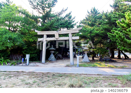【香川】夏の女木島 夕方の女木島八幡神社 【香川】夏の女木島 夕方の女木島八幡神社 140236079