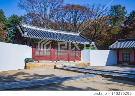 韓国ソウルの街並み 140236299