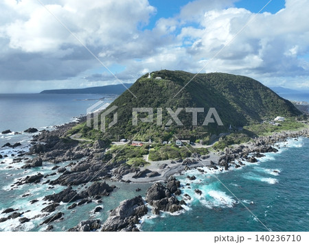 【空撮】室戸岬の隆起海岸と岩礁群(高知県) 【空撮】室戸岬の隆起海岸と岩礁群(高知県) 140236710