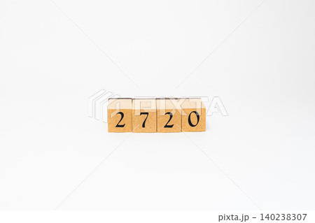 木のブロックで並べた4桁の数字 木のブロックで並べた4桁の数字 140238307