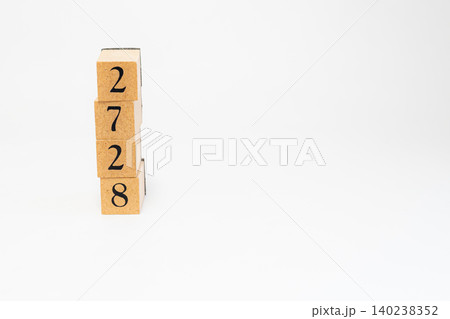 木のブロックで並べた4桁の数字 木のブロックで並べた4桁の数字 140238352