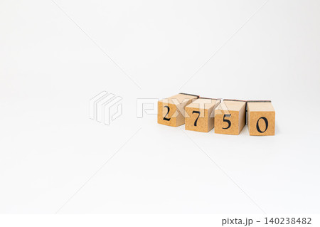 木のブロックで並べた4桁の数字 木のブロックで並べた4桁の数字 140238482