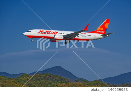 チェジュ航空のボーイング737-8型旅客機 チェジュ航空のボーイング737-8型旅客機 140239928