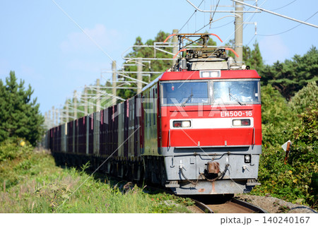 津軽線を走る貨物列車 140240167